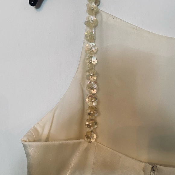 Off white satindress long with strap pearl - Picture 6 of 7